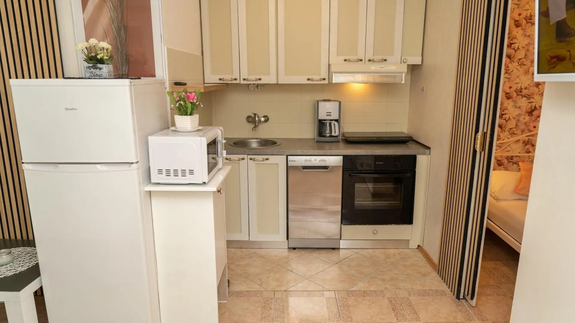 Apartmani Perko Trogir 0*,  Croatia